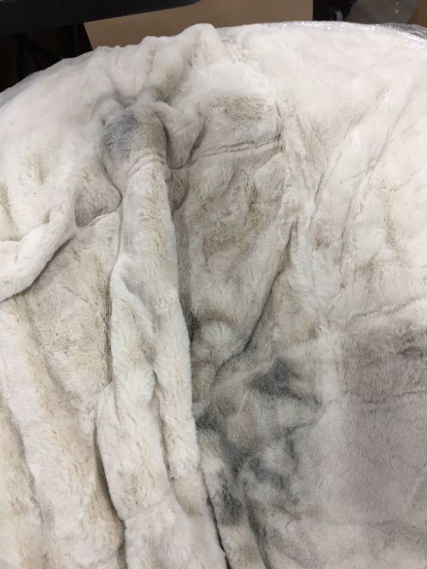 Photo 4 of 5 Foot Short Faux Fur Bean Bag, White