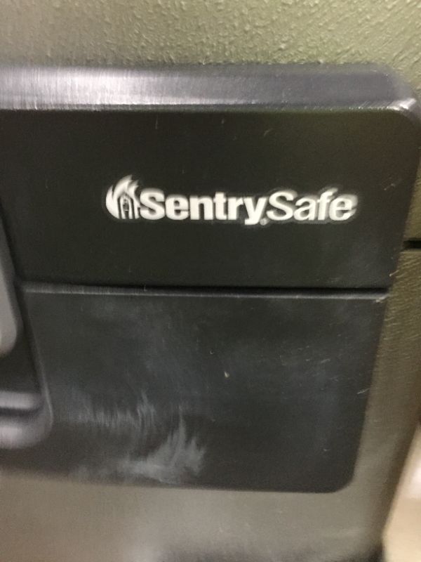 Photo 2 of Sentrysafe Waterproof Fire File Hd4100