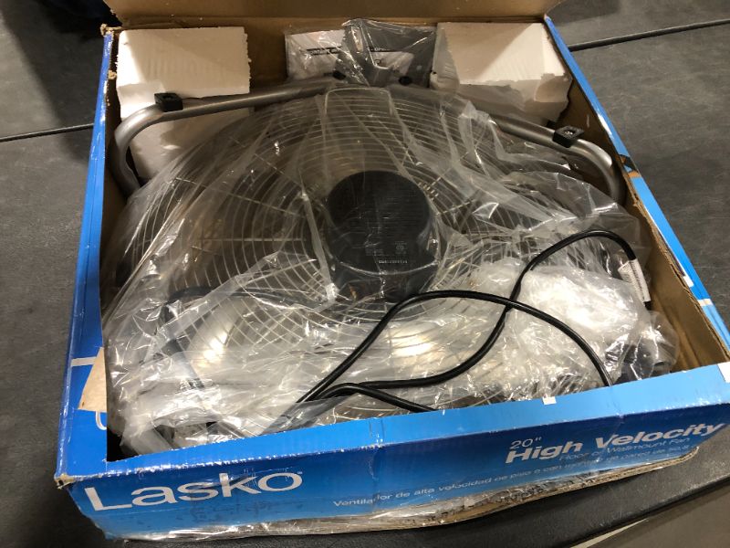 Photo 2 of Lasko 2265 High-Velocity Fan, 120 V, 20 In Dia Blade, 3-Speed, 2785 Cfm Air, Silver
