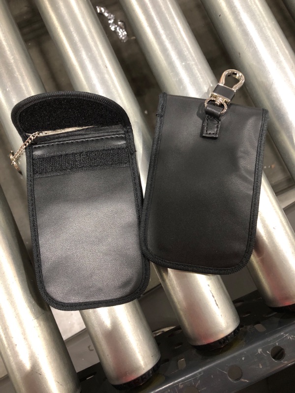 Photo 2 of Black pouch with keychain and clip