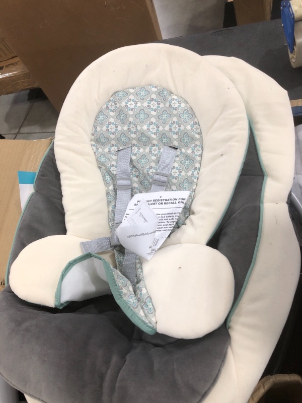 Photo 2 of Graco DuetSoothe Swing and Rocker