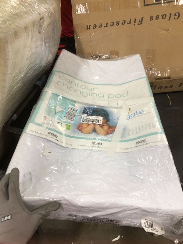 Photo 1 of Colgate 3 - Sided Contour Changing Pad Cotton, Size 33.0 H X 16.0 W X 4.0 D in