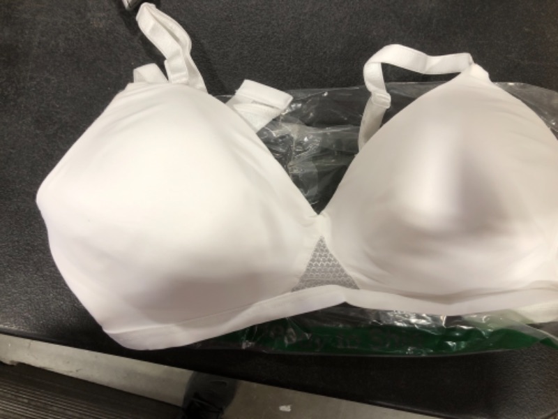 Photo 1 of Hanes Wireless white Bra Size M