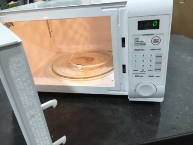 Photo 2 of 1.1 cu. ft. Countertop Microwave in White
