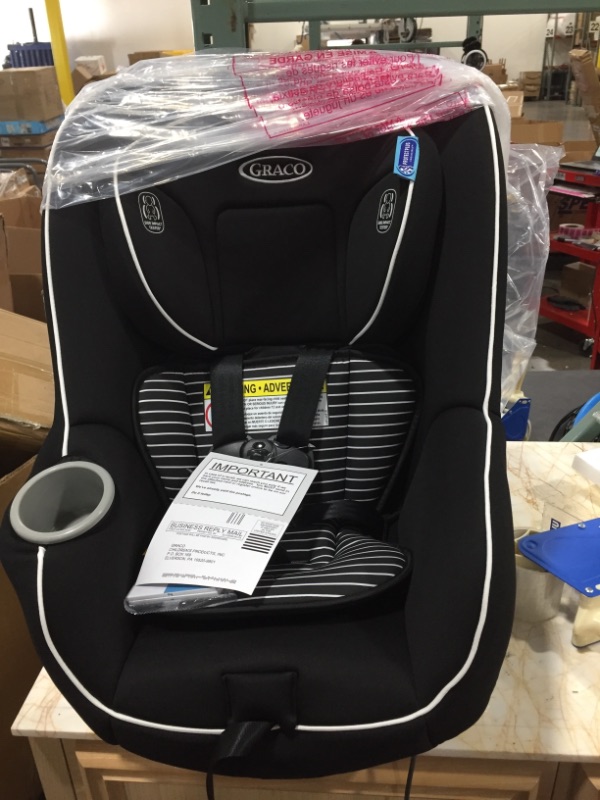 Photo 3 of Graco Admiral 65 Convertible Car Seat, Studio
