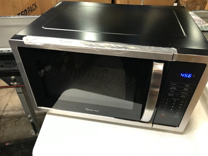 Photo 4 of Magic Chef HMM1611ST2 1.6 cu. ft. Countertop Microwave, Stainless Steel