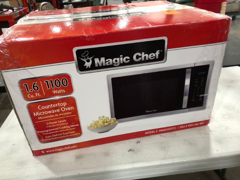 Photo 7 of Magic Chef HMM1611ST2 1.6 cu. ft. Countertop Microwave, Stainless Steel