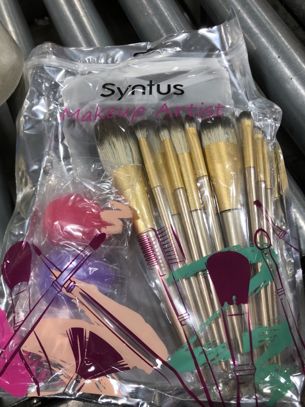 Photo 2 of Syntus Makeup Brush Set, Conical Handle Makeup Brushes with Brush Case Bag and Makeup Sponges Premium Synthetic Foundation Powder Kabuki Blush Concealer Eye Shadow, Golden
