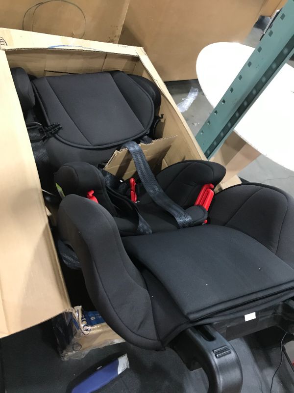 Photo 2 of Graco Tranzitions SnugLock 3 in 1 Harness Booster Seat, Sutherland