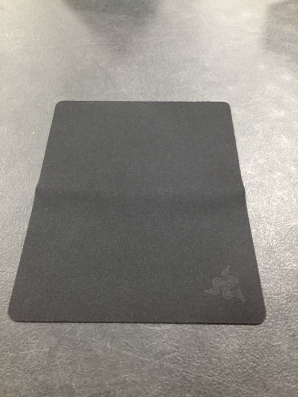 Photo 1 of Razer Flat 11" mouse pad