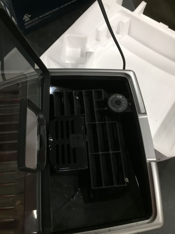 Photo 1 of De'Longhi ECAM35075SI Dinamica with LatteCrema Fully Automatic Espresso Machine, Silver, Lightly Used, No Signs of Damage, Tested