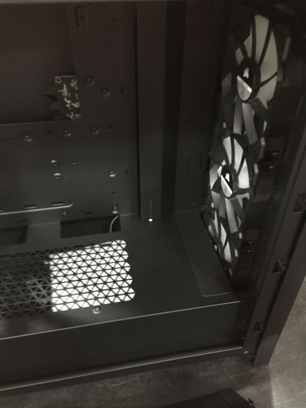 Photo 4 of Corsair iCUE 4000X RGB Tempered Glass Mid-Tower ATX Case - Black