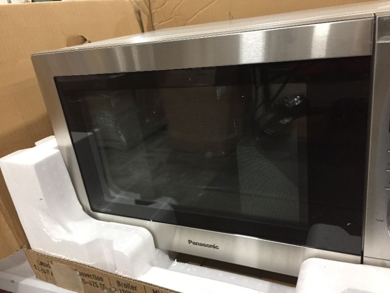 Photo 3 of Panasonic HomeCHEF 4-in-1 Microwave Mulit-Oven with Air Fryer, Convection Bake, FlashXpress Broiler, Inverter