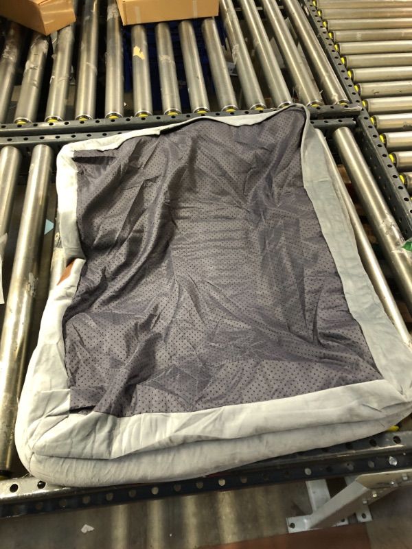 Photo 1 of 21X26INCH DOG BED
