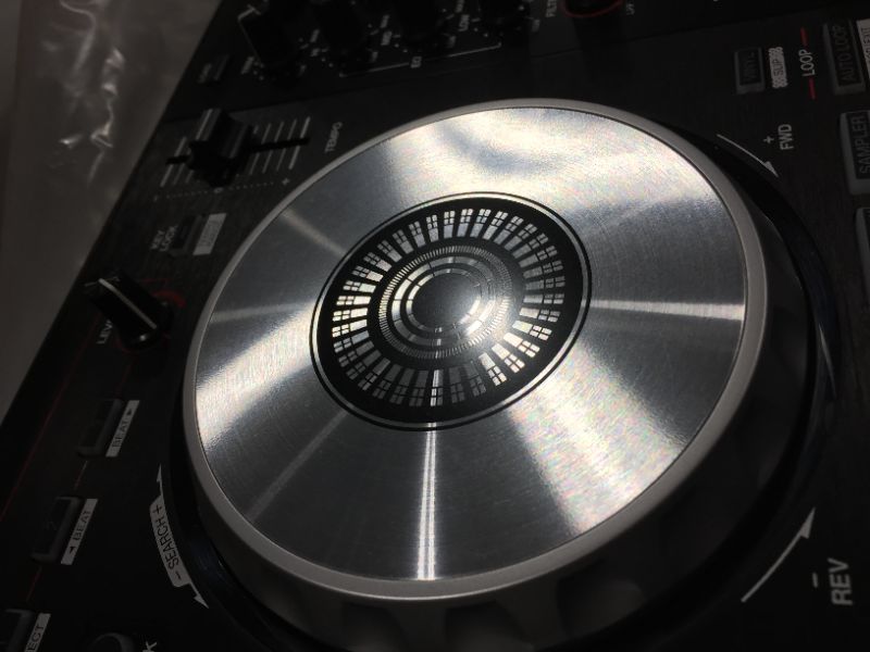 Photo 4 of Pioneer DJ DDJ-SB3 Serato DJ Controller with Pad Scratch
