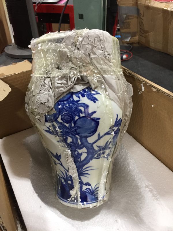 Photo 2 of Chinese Ceramic Blue and White Porcelain Vase