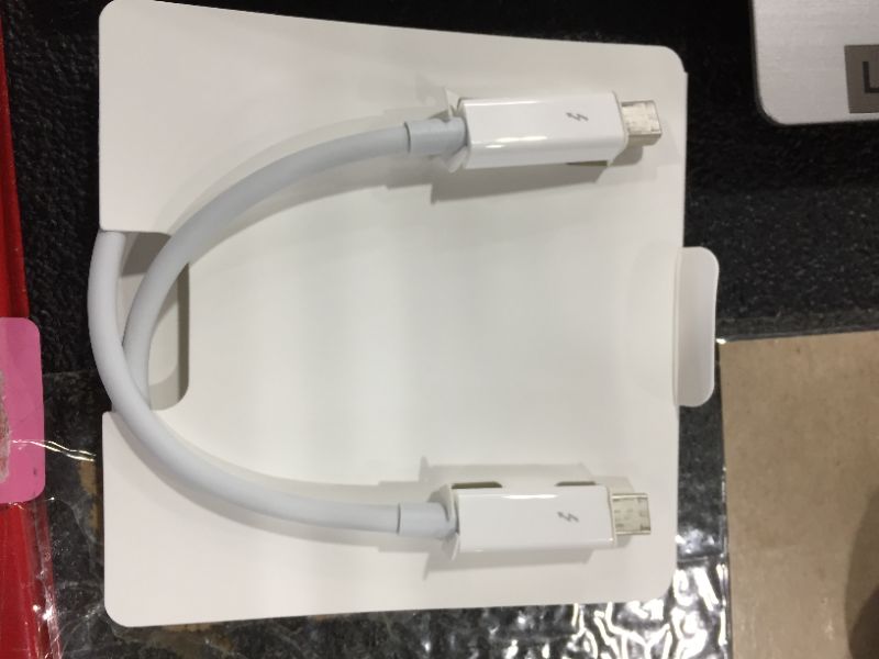 Photo 3 of Apple Thunderbolt Cable (0.5 m)
