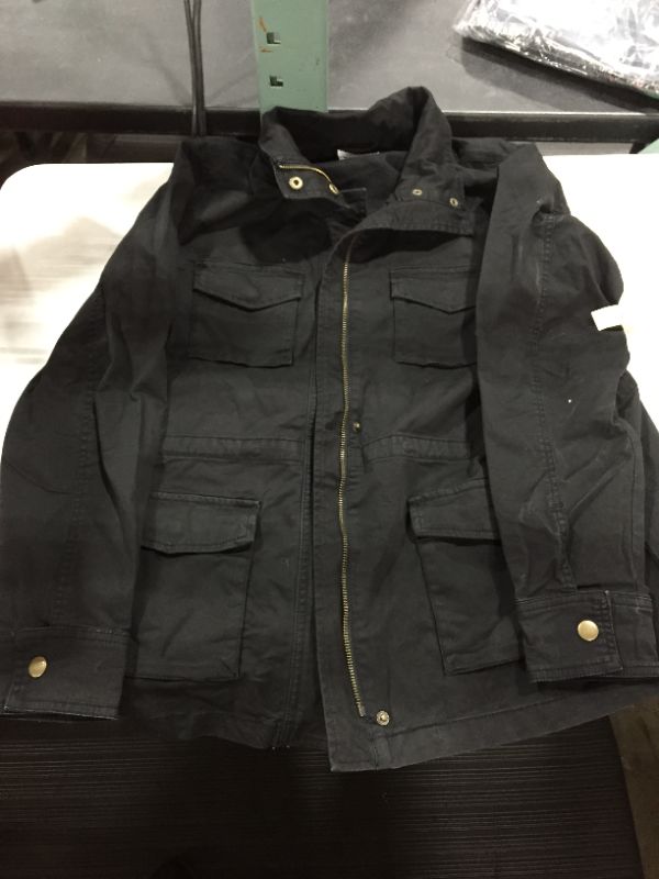 Photo 1 of Amazon Essentials Women's Utility Jacket
LARGE 