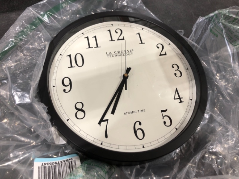 Photo 1 of LA CROSSE ATOMIC WALL CLOCK, BLACK, MISSING BATTERIES