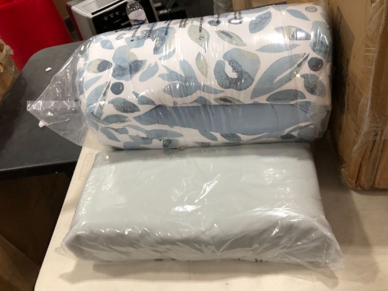 Photo 1 of Amazon Basics  Bed-in-a-Bag - Soft, Easy-Wash Microfiber - Full/Queen, Blue Watercolor Floral---
