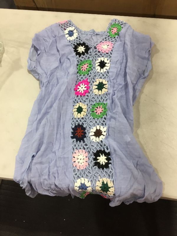 Photo 1 of Generic Women's Floral Top (Size Unknown) 