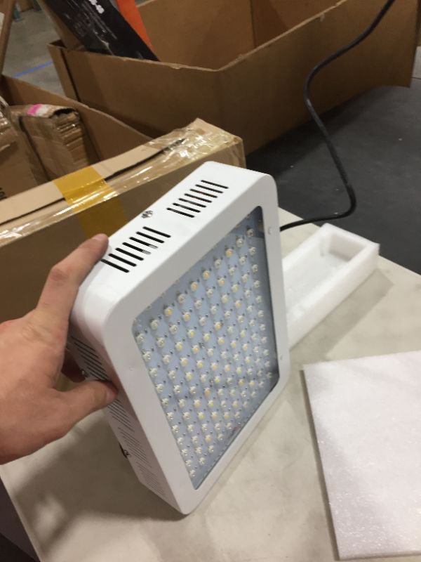 Photo 2 of 1200W LED Full Spectrum Grow Light