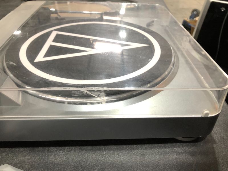 Photo 3 of Audio Technica ATLP60 Fully Automatic Stereo Belt Drive Turntable, Silver