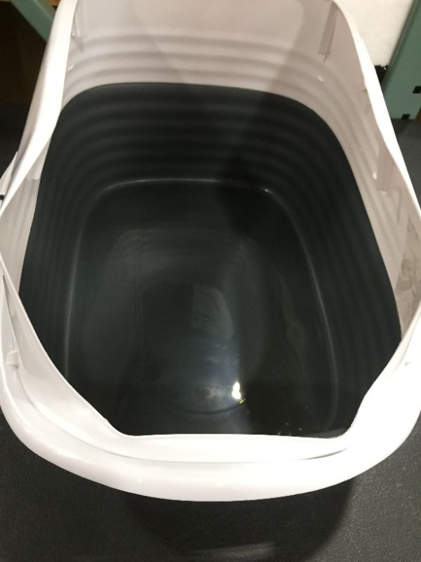 Photo 2 of Arm & Hammer Rimmed Wave Pan Large In Gray & White - Petmate 22195
