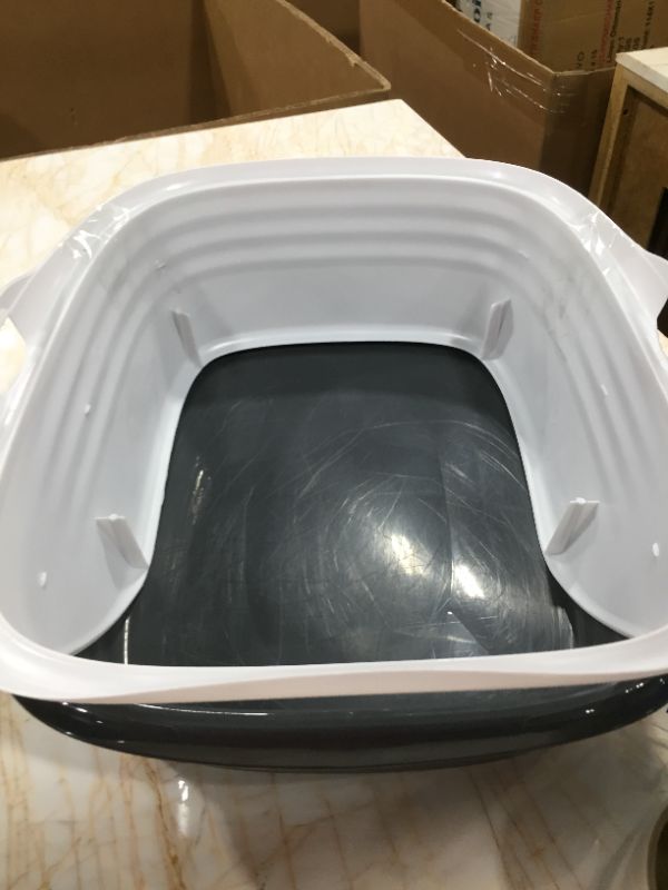 Photo 2 of Arm & Hammer Large Rimmed Litter Pan