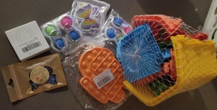 Photo 1 of BOX LOT - KIDS TOYS AND ITEMS