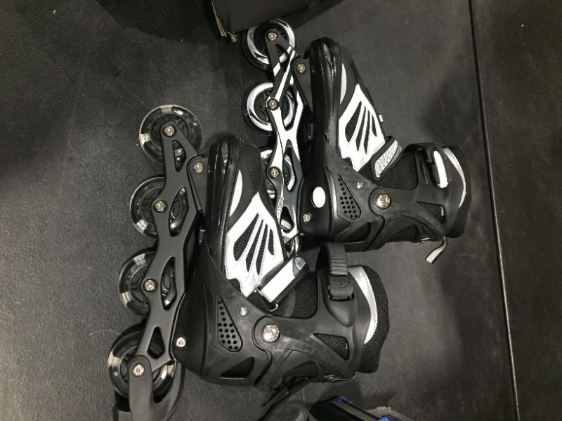Photo 2 of Inline skates with illuminated wheels, adjustable size, for adults, women, men, children, girls and boys Size Large 6-8M