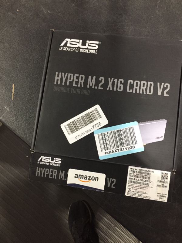 Photo 3 of ASUS Hyper M.2 X16 PCIe 3.0 X4 Expansion Card V2 Supports 4 NVMe M.2 (2242/2260/2280/22110) Up to 128 Gbps for Intel VROC and AMD Ryzen Threadripper NVMe RAID