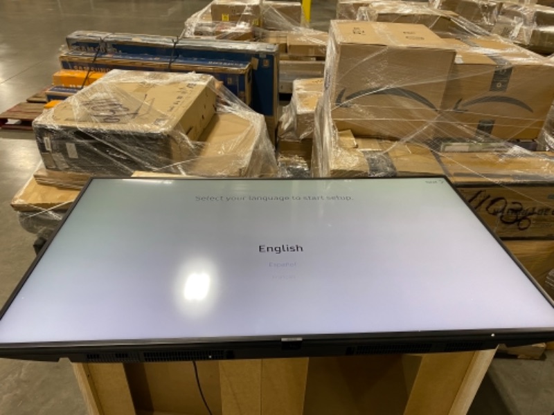 Photo 2 of SAMSUNG 58" Class 4K Ultra HD (2160P) HDR Smart LED TV UN58RU7100 (2019 Model)