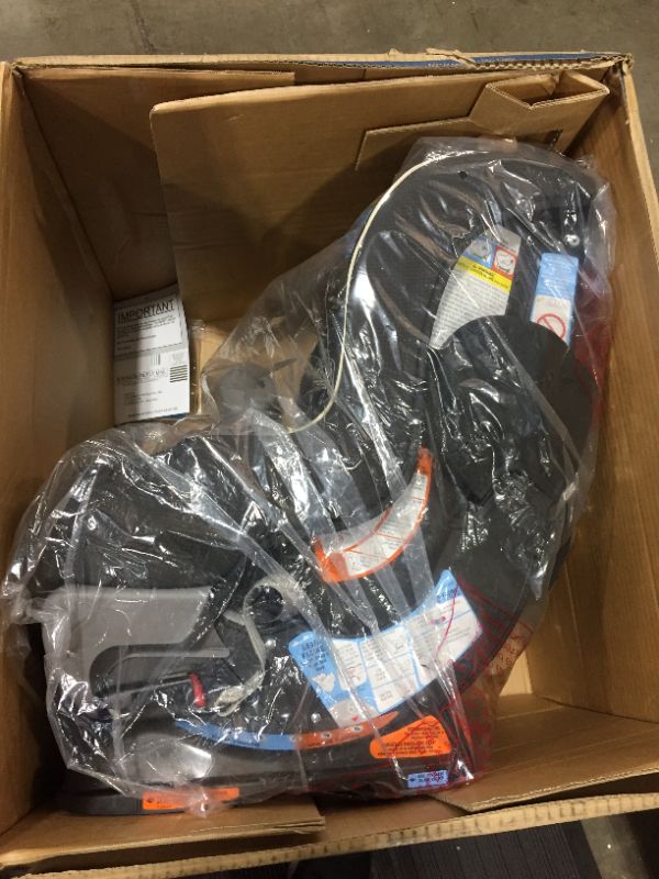 Photo 1 of Graco Extend2Fit Convertible Car Seat, Gotham