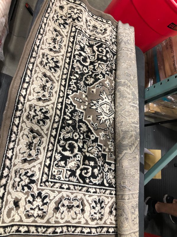 Photo 1 of 120 X 183 AREA RUG