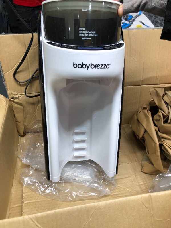 Photo 2 of Baby Brezza Formula Pro