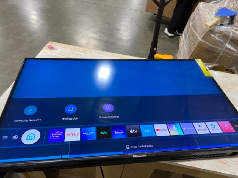 Photo 3 of SAMSUNG 43-inch Class QLED Q60T Series - 4K UHD Dual LED Quantum HDR Smart TV with Alexa Built-in (QN43Q60TAFXZA, 2020 Model)