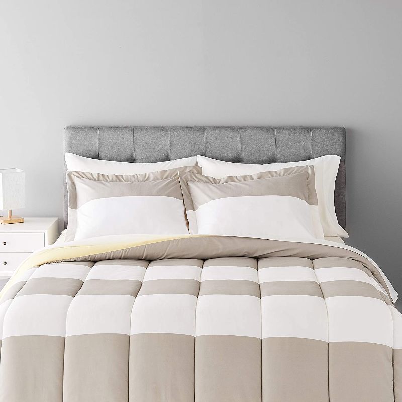 Photo 2 of AMAZON BASIC 78 X 80 Comforter (white)