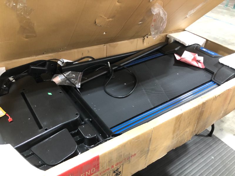 Photo 4 of Folding Treadmill Black XTERRA TR150
