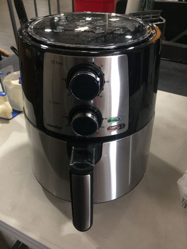 Photo 4 of COMFEE' 3.7QT Electric Air Fryer & Oilless Cooker with 8 Menus 
