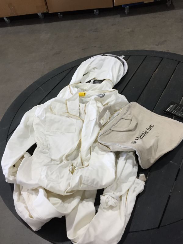 Photo 1 of Ventilated Beekeeping Suit with Round Veil 
XL