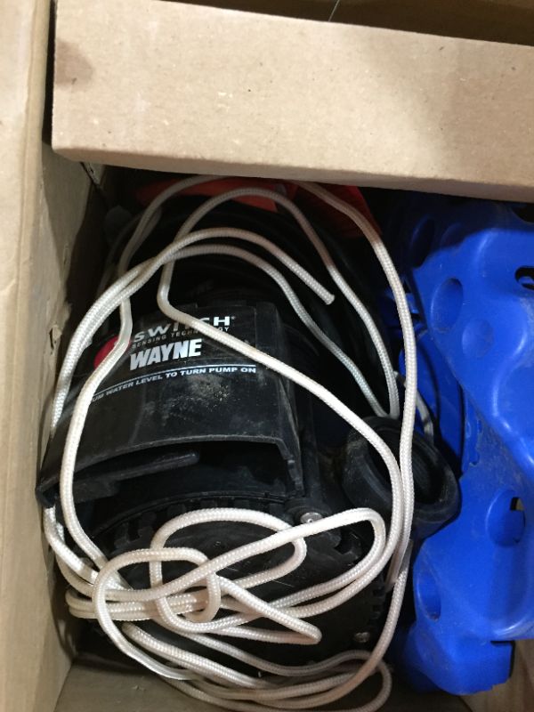 Photo 2 of WAYNE 1/4 HP Automatic ON/OFF Water Removal Pool Cover Pump