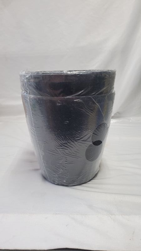 Photo 1 of 2 MEDIUM PLANT POTS