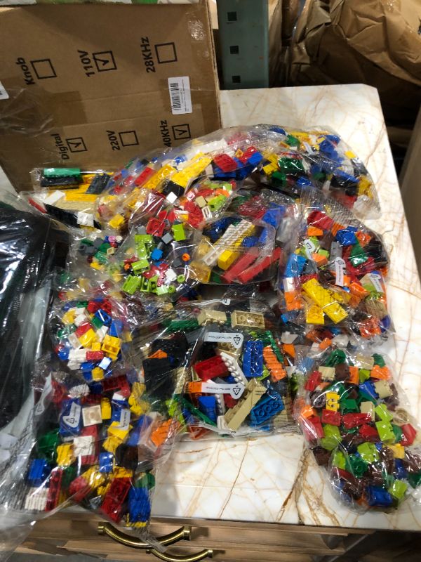 Photo 2 of LEGO Creative Tower Building Kit XXL 1600 Pieces 10664
