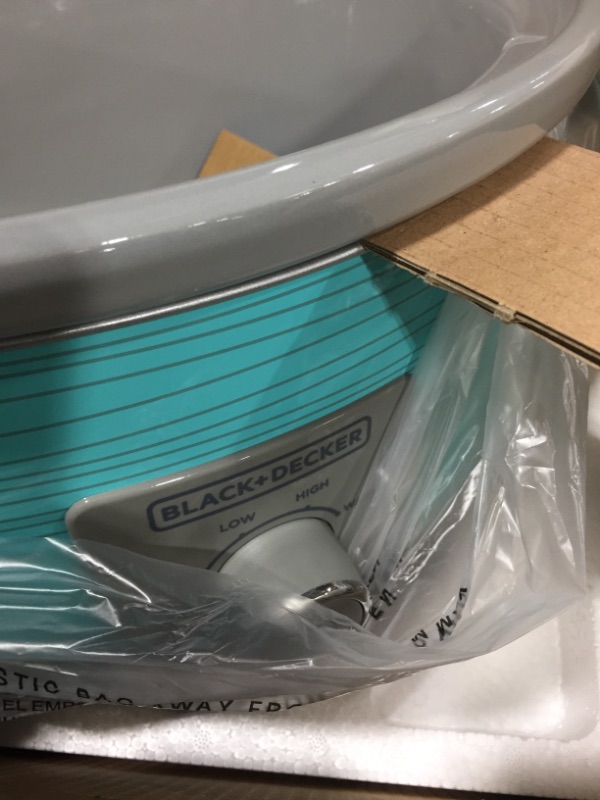 Photo 4 of BLACK+DECKER 7 Quart Dial Control Slow Cooker with Built in Lid Holder, Teal Pattern, SC2007D