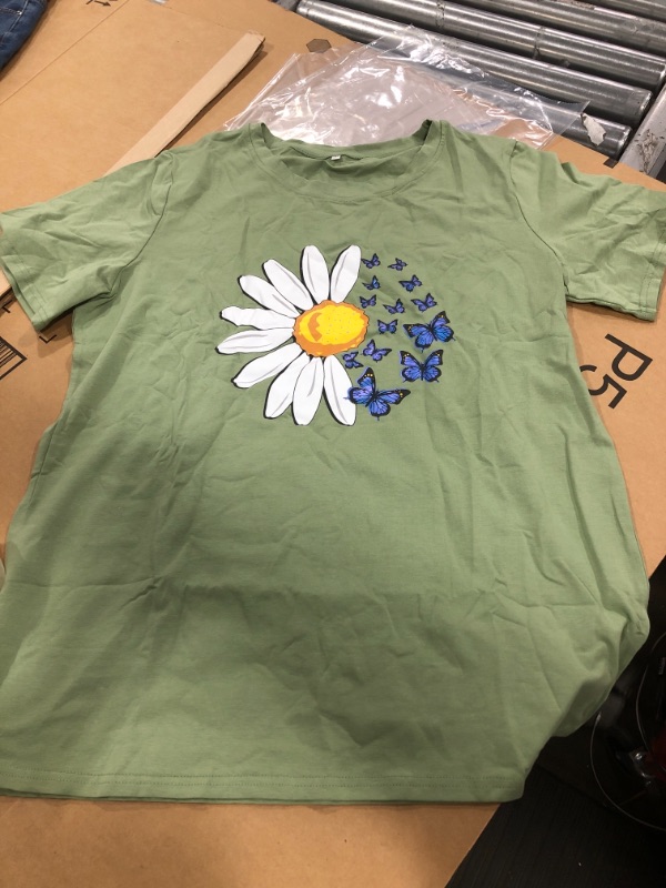 Photo 1 of Women's Green Short Sleeve Flower Pattern, 2XL