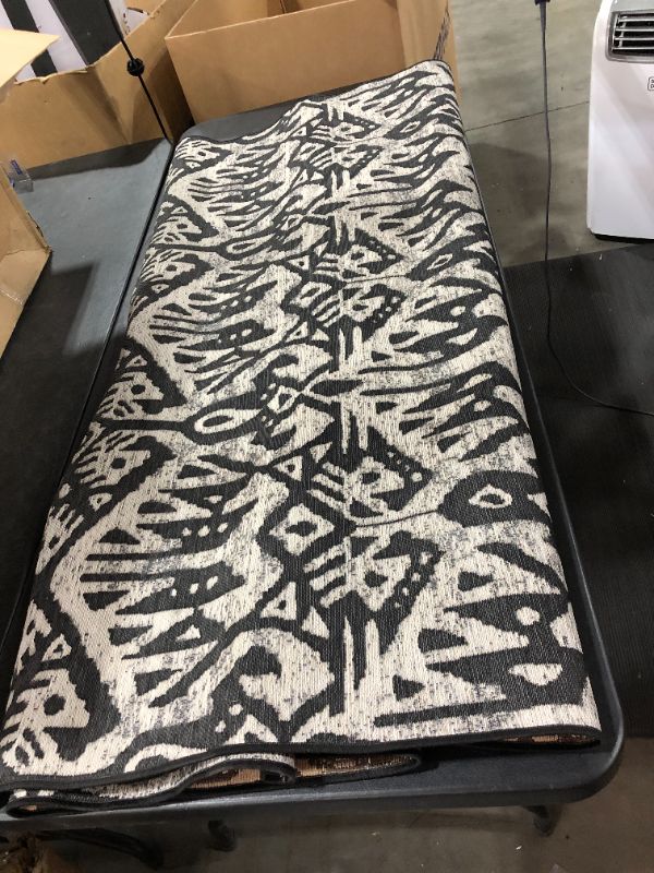 Photo 2 of Couristan Dolce Maasai Noir Indoor/Outdoor Area Rug, 5'3" x 7'6"
