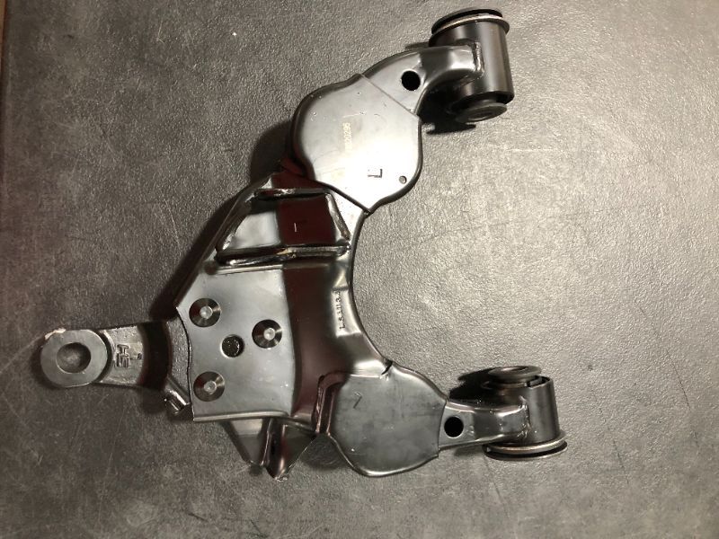 Photo 1 of CONTROL ARM LEFT SIDE (VEHICLE UNKNOWN)
