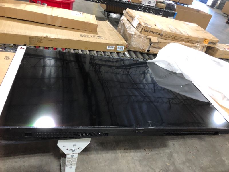 Photo 2 of FOR PARTS ONLY! SAMSUNG 65" Class 4K Crystal UHD Smart TV with HDR UN65TU8000FXZA 2020
