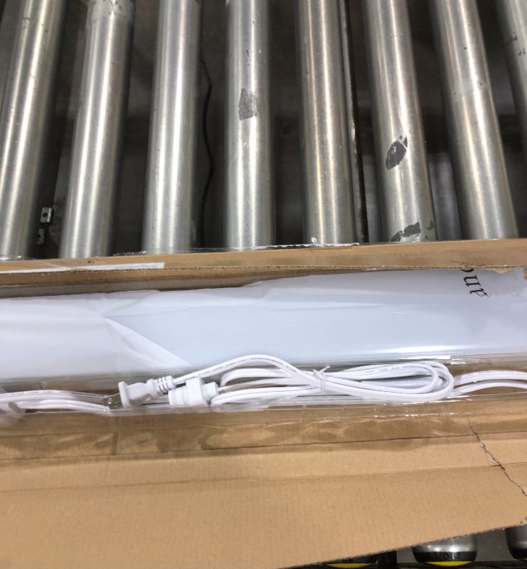 Photo 1 of AIRAND LED IP66 36W WHITE 120CM 